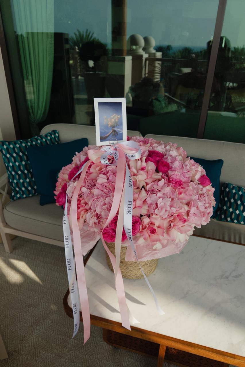 Beautiful Jumeirah Basket